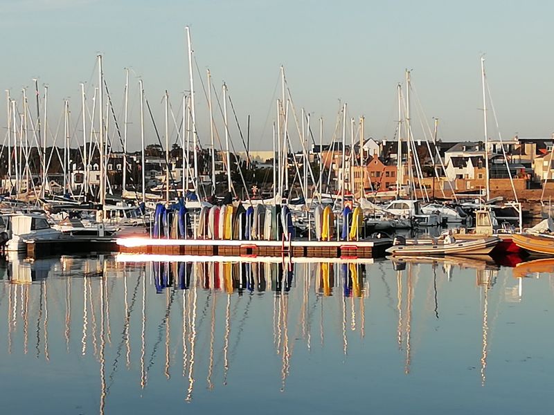 bateaux  et voiliers au port de Concarneau en Finistère Sud