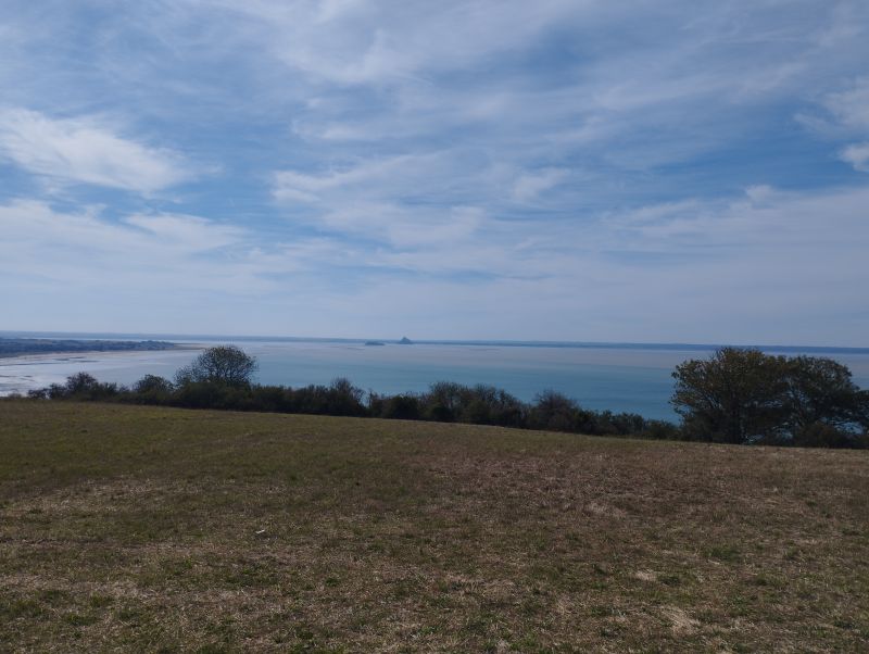 Champeau  :  vue lointaine de la Baie